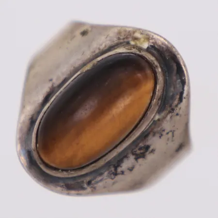 Klackring med sten, stl 16¼, bredd 4-20mm, något skev, bruksskick, 835/1000 silver  Vikt: 4,9 g