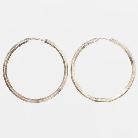 Ett par örhängen, creoler, Ø35mm, bruksskick, silver.  Vikt: 5,1 g