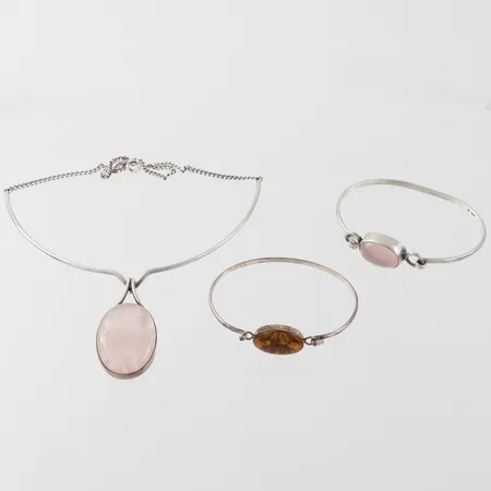 Collier + armband med sten, troligen Skotska stämplar, silver, vikt 29.3 gram + armband metall. Vikt: 29,3 g