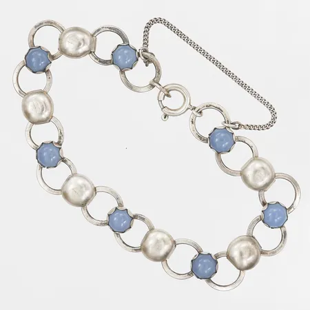 Armband med blå stenar, längd 17½cm, säkerhetskedja, silver Vikt: 11,4 g