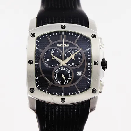 Herrur Roamer R-Line, stål, quartz, 40x45mm, svart urtavla, kronograf, datum, gummilänk 26cm, repor på glas och boett, inga tillbehör.