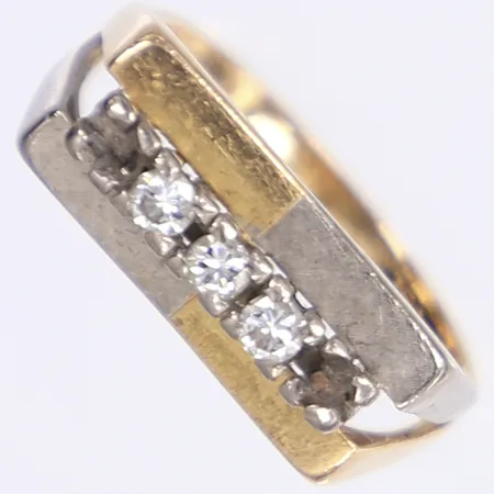Ring i vit och rödguld med diamanter, totalt ca 0,15ctc, stl 17¾, bredd 2-7mm, stenar saknas, 18K Vikt: 4 g