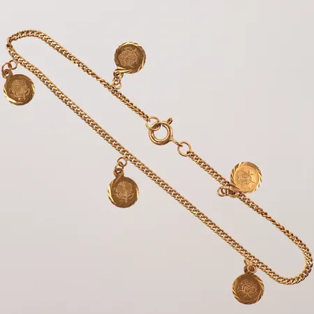 Armband med myntdetaljer, längd 19cm, bredd 2-10mm, 21K Vikt: 5,5 g