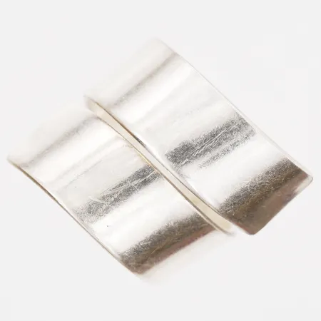 Ring, stl: 17½, bredd: 9 - 19 mm, 925/1000 silver. Vikt: 7,7 g