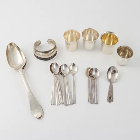 Parti silver. Vikt: 425,6 g