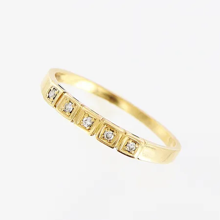 Ring stl 17½, bredd 1-2,5mm, diamanter 5 x ca 0,005ct, 8/8-slipade, 18K Vikt: 1,4 g
