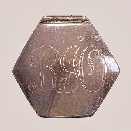 Pillerdosa, 24mm, gravyr, 925/1000 Silver 7,1g.