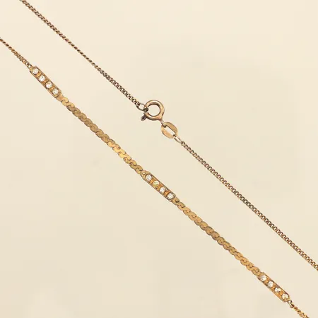 Collier med vita stenar, längd 39,5cm, bredd 1,3-2mm, något skev, förgylld, 925/1000 silver  Vikt: 3,6 g
