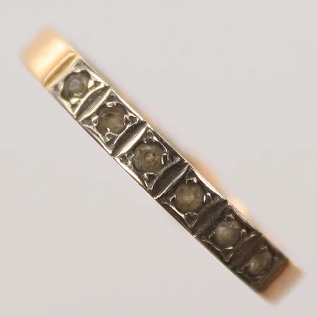 Ring med vita stenar, stl 19, bredd 2mm, 18K Vikt: 3,3 g