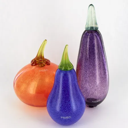 Konstglas, 3st, ur serien Frutteria, formgivare Gunnel Sahlin, signerade  Skickas med postpaket.