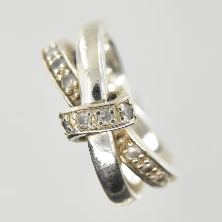 Ring med vita stenar, stl 17, bredd 3-8 mm, 925/1000 silver. Vikt: 6,1 g
