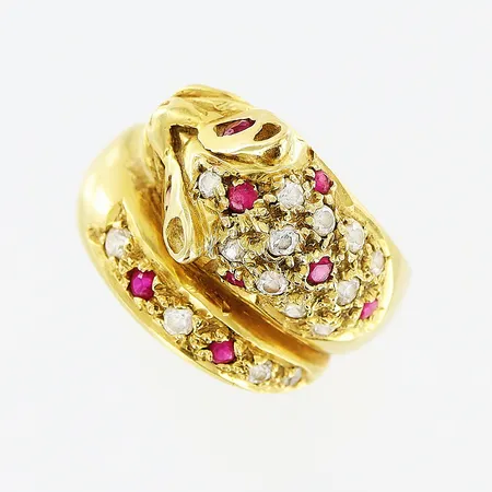 Ring, kattdjur, rosa/vita stenar, stl 19, bredd 4,5-29mm, smärre skevheter, 18K.   Vikt: 8,7 g