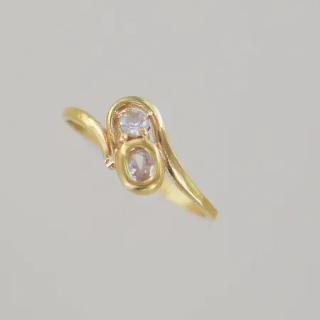 Ring med stenar, Ø 15 mm,18K  Vikt: 1,4 g