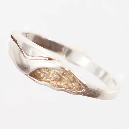 Ring, stl 18¾, bredd: 2-6mm, silver 835/1000 Vikt: 2,1 g