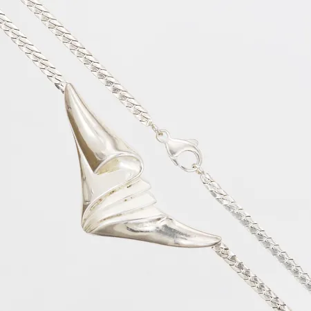 Collier med integrerat hänge, längd: 43,5cm, bredd: 3-22mm, bruksskick, silver.  Vikt: 14,4 g
