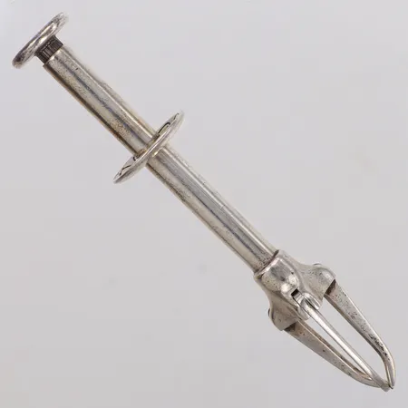 Sockertång, längd 11cm, inristad fyrklöver, S&Co Stockholm år 1930, Silver  Vikt: 33,2 g