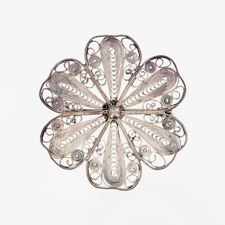 Brosch Filigran, Ø40mm, silver 925/1000. Vikt: 7 g