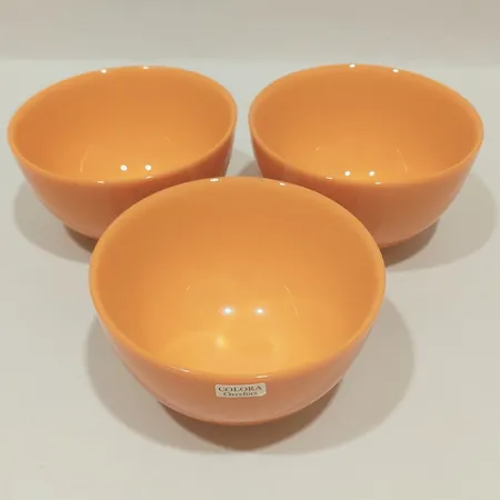 Tre skålar, Colora, formgiven av Sven Palmqvist för Orrefors, höjd 7cm, Ø11,5m, bruksskick. 