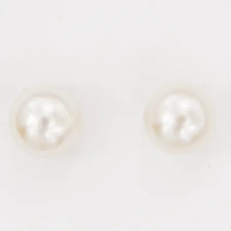 Ett par örhängen med odlade pärlor, Ø6 mm, 925/1000 silver. Vikt: 1,2 g