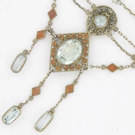 Collier med akvamariner samt emalj, filigranarbete, längd 38cm, höjd på hänge 8cm, silver Vikt: 14,4 g
