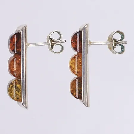 Ett par örhängen med bruna stenar troligen bärnsten, 22x7mm, silver 925/1000 Vikt: 4,9 g
