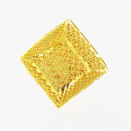 Ring, justerbar stl 17,5-19,5, bredd 1,5-18mm, skev skena, 21K. Vikt: 3,8 g