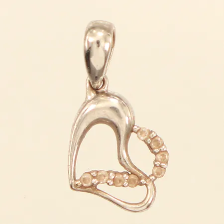 Hänge med vita stenar, längd inkl ögla ca 20mm, bredd ca 10mm, vitguld, repig, 18K Vikt: 1,1 g