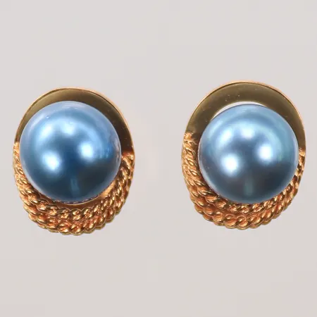 Ett par örhängen med blå pärlor, 17x11mm, 14K, bruttovikt 4g Vikt: 4 g