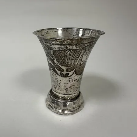 Bägare, höjd 9,5cm, skador, gravyr, V3=1827, tillverkarstämpel IFG, 830/1000 Silver 49,7g.