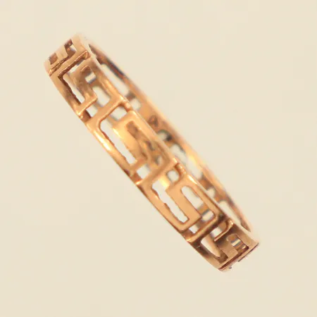 Ring med meandermönster, stl 15¾, bredd 3mm, 14K  Vikt: 0,9 g