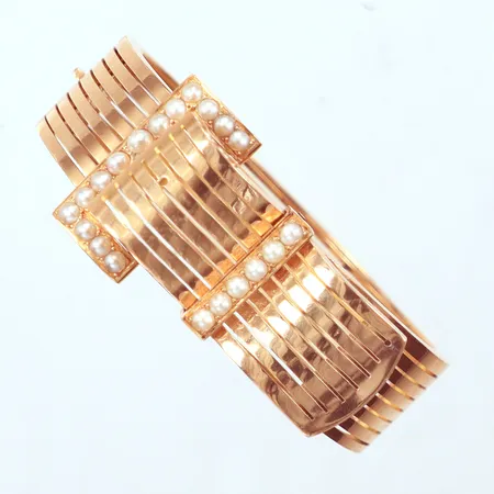 Stelt armband öppningsbart 18k Ø57mm, pärlor, en liten lagning vid låset, 18k Vikt: 34 g