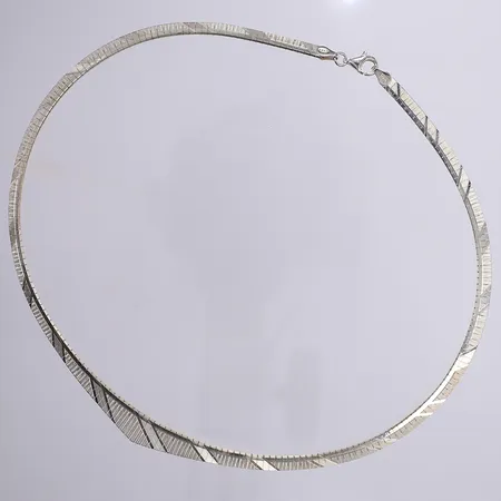 Halscollier, 43,5cm, bredd 4-10mm, silver 925/1000 Vikt: 19,7 g