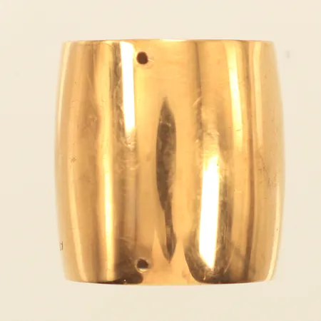 Ring, stl ca 21, bredd ca 25mm, gravyr, repig, hål, Nordiska Kompaniet Ab, år 1920, 18K Vikt: 9,5 g