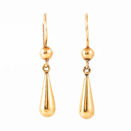Hängande örhängen i 18K guld. Droppar på krok med fällögla. De är 5,3 mm breda, 33,5 mm långa och väger 2,0g. 