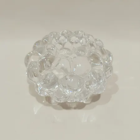 Ljuslykta Hallon, Anne Nilsson, Orrefors, höjd ca 6,5cm, Ø10,5cm Skickas med paket.