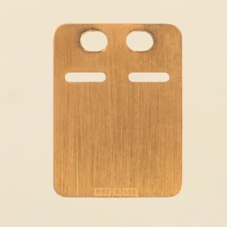 Hänge id-bricka, ca 17x23mm, repig, gravyr, 18K Vikt: 1,6 g