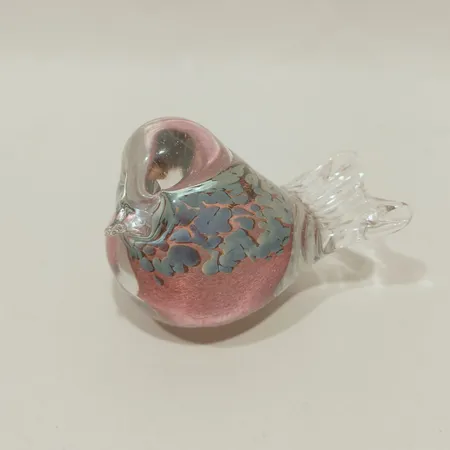 Figurin fågel, Bianco Bleu, Finland, Fiskars, graverat Svea 24.6-02, höjd ca 5,5cm, glas