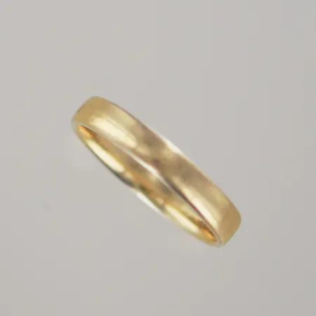 Ring, Ø 20½ mm, bredd 4 mm, graverad, 18K Vikt: 4,6 g