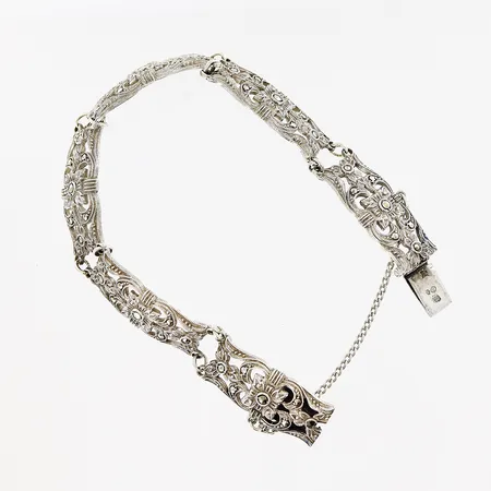 Armband ca 17cm, bredd 12mm, markasiter, svensk importstämpel, silver 830/1000. Vikt: 16,9 g