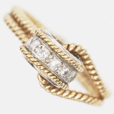 Ring med briljantslipade diamanter 5 x ca 0,02ct, stämplad MJ 750, stl: 17¼, 18K guld Vikt: 5,6 g