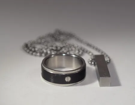  Ring + Halsband med hänge stål Vikt: 0 g