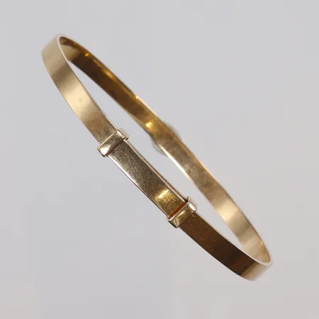 Armring med justerbar skena, Øca55-70mm, bredd 5mm, EFO, (Erik F. Olssons Guldsmedsaffär AB, Nybro 1968) 18K Vikt: 15,3 g