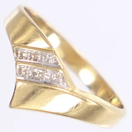 Ring med diamant 1x ca 0,01ct, stl 16, bredd 2-8mm, 18K Vikt: 1,3 g
