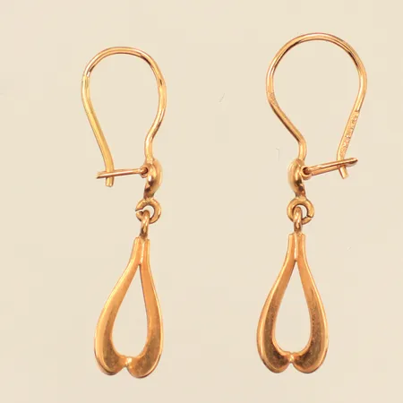 Ett par örhängen, längd 30mm, bredd 6mm, 18K  Vikt: 1,6 g