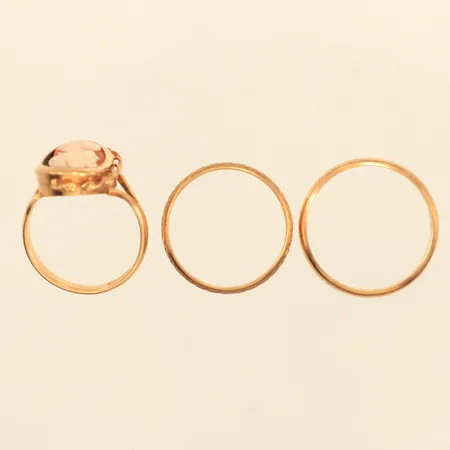 Tre ringar, sten, repiga, gravyr, defekt, 18K Vikt: 11,8 g