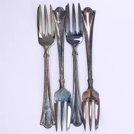 Fyra dessertgafflar, 15cm, norskt mönster, silver 830/1000 Vikt: 103,6 g