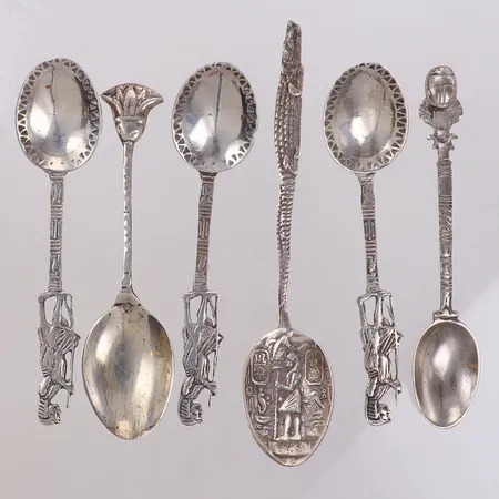 Sex souvenirskedar, längd 11-13,5cm, Egyptiska motiv, slitage, ena skadad, Silver  Vikt: 89,1 g