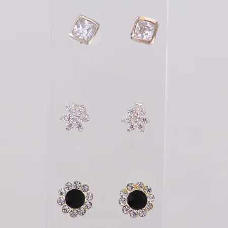 Tre par örhängen med vita stenar, 925/1000 silver Vikt: 3,6 g