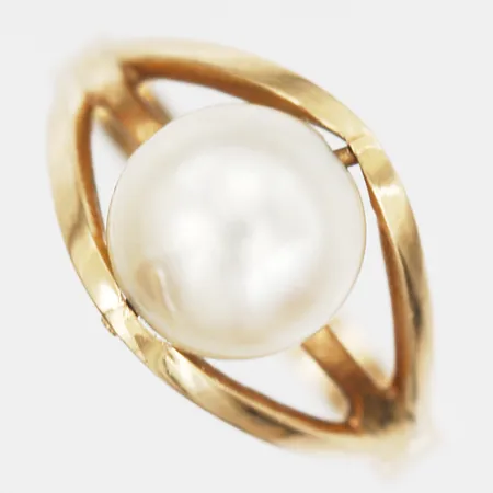 Ring med odlad saltvattenpärla, Ø7mm, stl: 16, 18K guld Vikt: 2,9 g