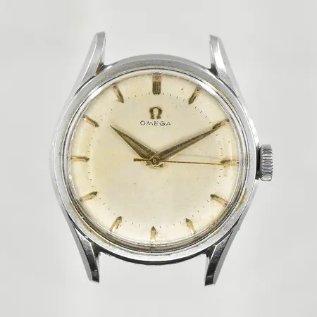 Herrur Omega, boett Ø35 mm, manuell, stål, troligtvis utbytt krona, fungerade vid testtillfället, inget armband, inga tillbehör.